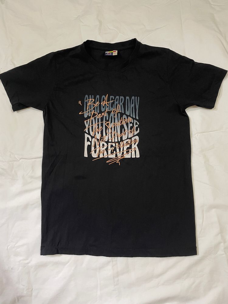 Black Tshirt size S