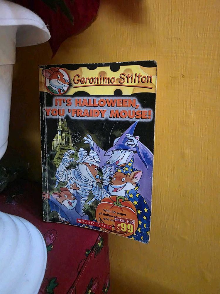 Geronimo Stilton Halloween Book