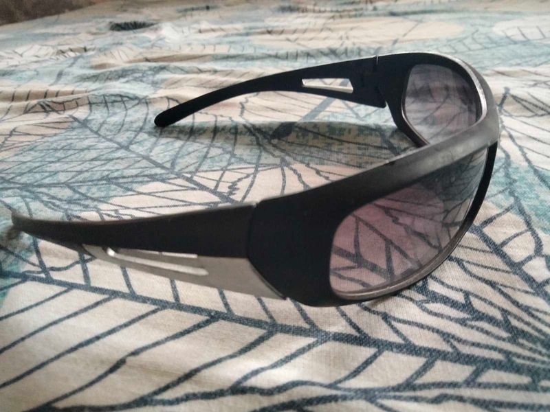 Stylish Black Sunglasses