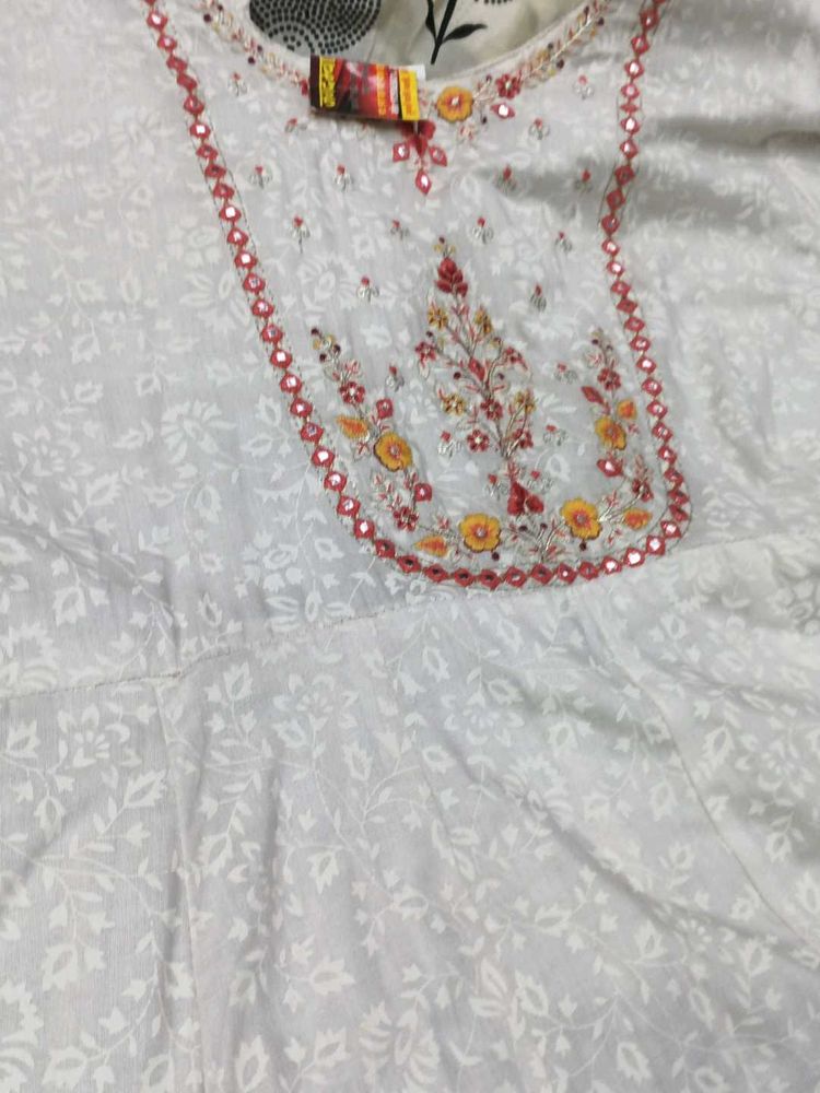 White Embroidered Anarkali Kurta