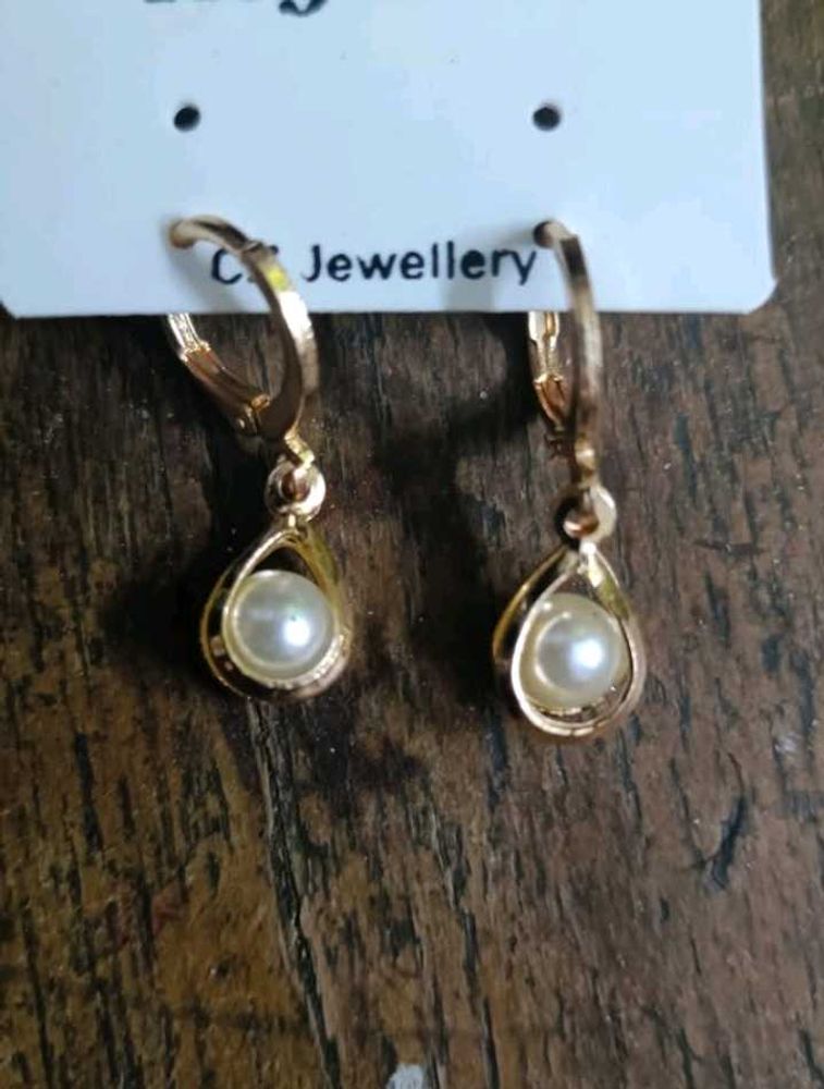 Pearl Drop Earrings