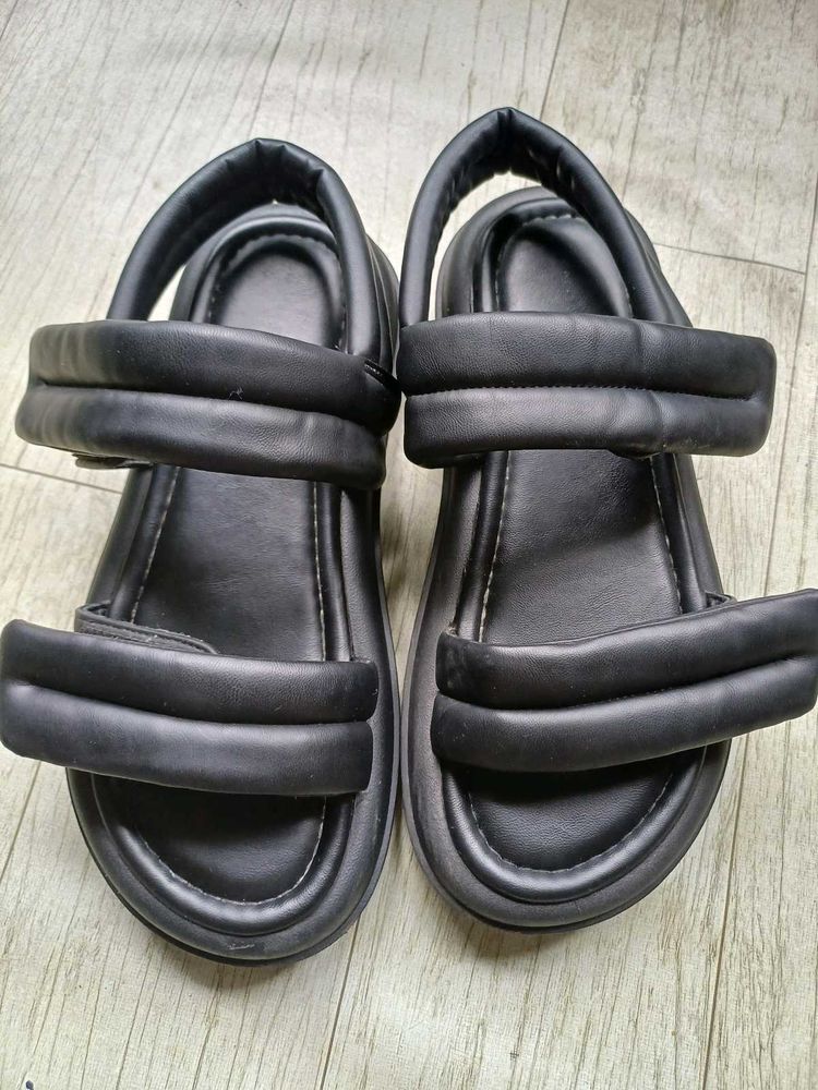 Chunky Padded Black Sandals