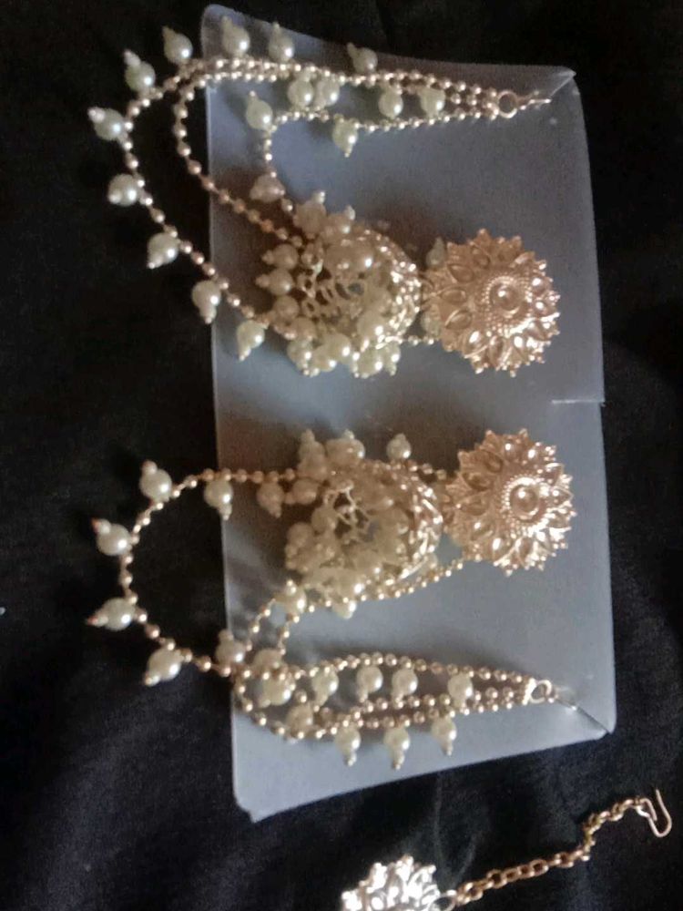 Elegant Jhumka Earrings with Pearl Details