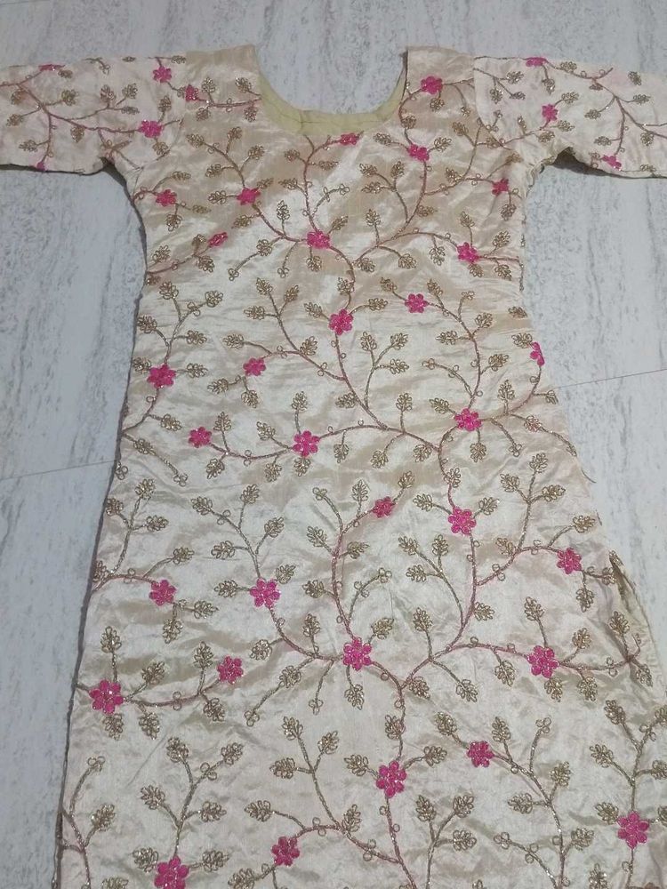 Floral Embroidered Kurta