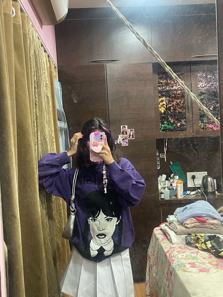 white pleated skirt!