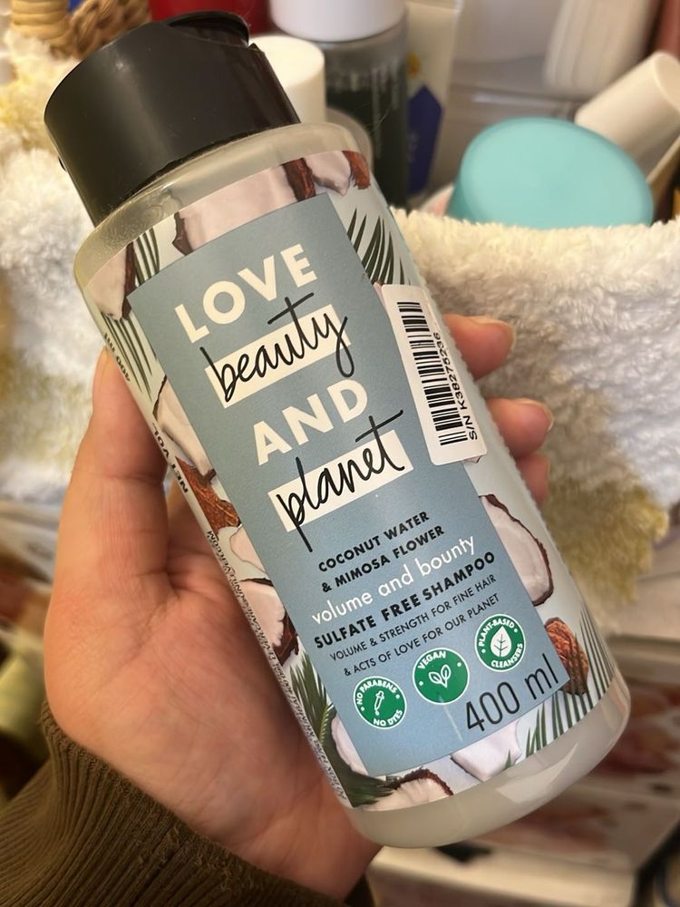 Coconut Water &amp; Mimosa Flower Shampoo