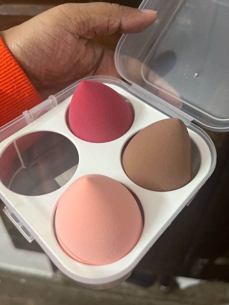 New Makeup Sponge Set and eye lashes