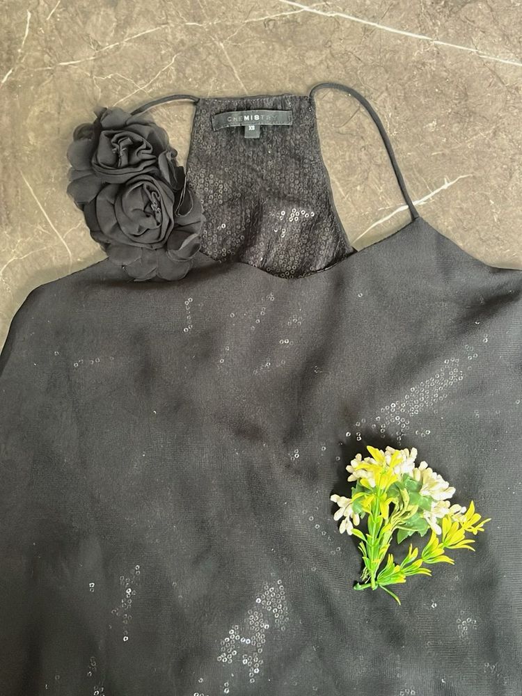 109 F Strapped Top