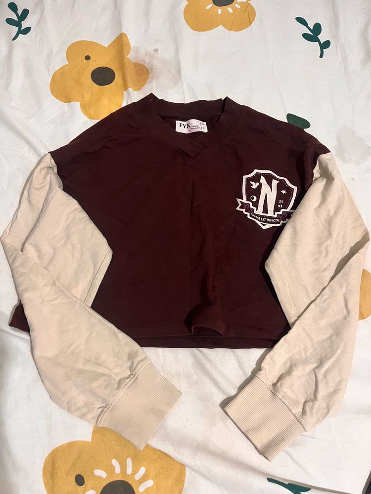 Stylish Cropped Top