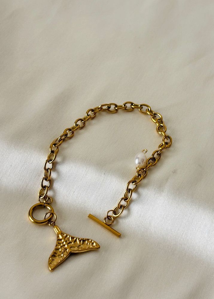 Gold Whale Tail Bracelet