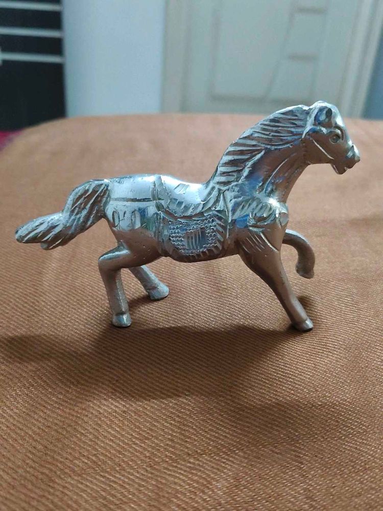 Horse Showpiece