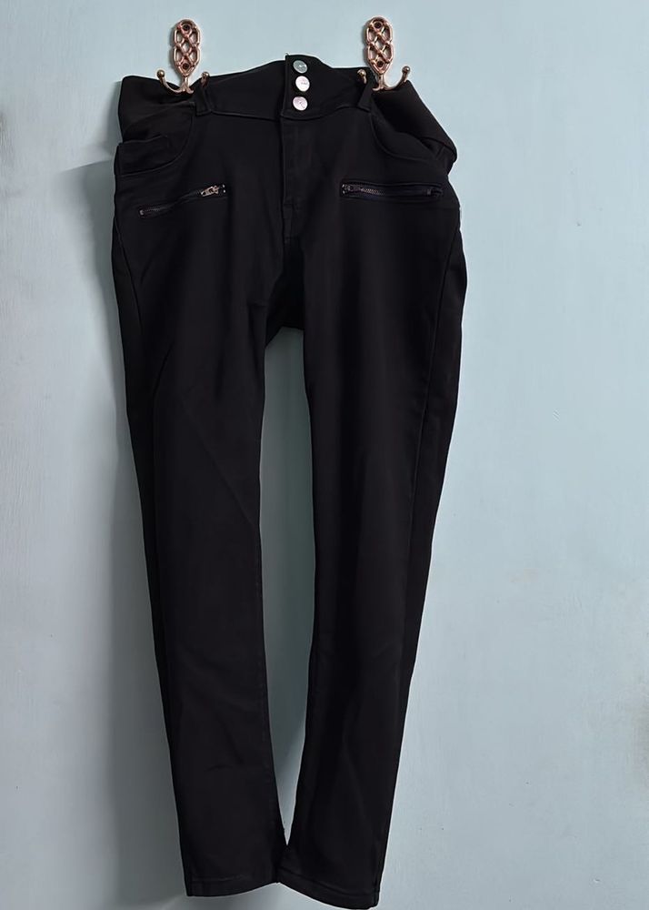 Women’s Black Skinny Jeans