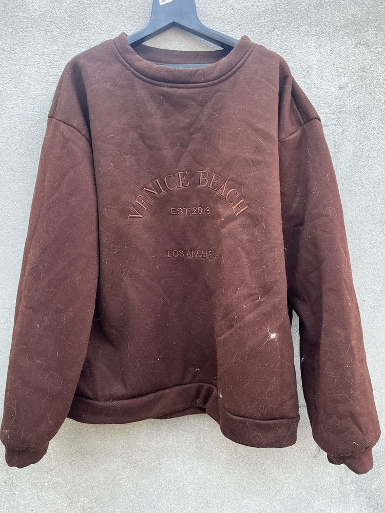 Sweatshirt