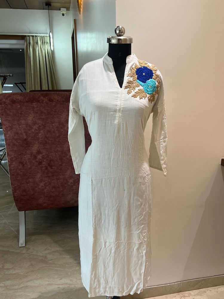 Embroidered White Kurti