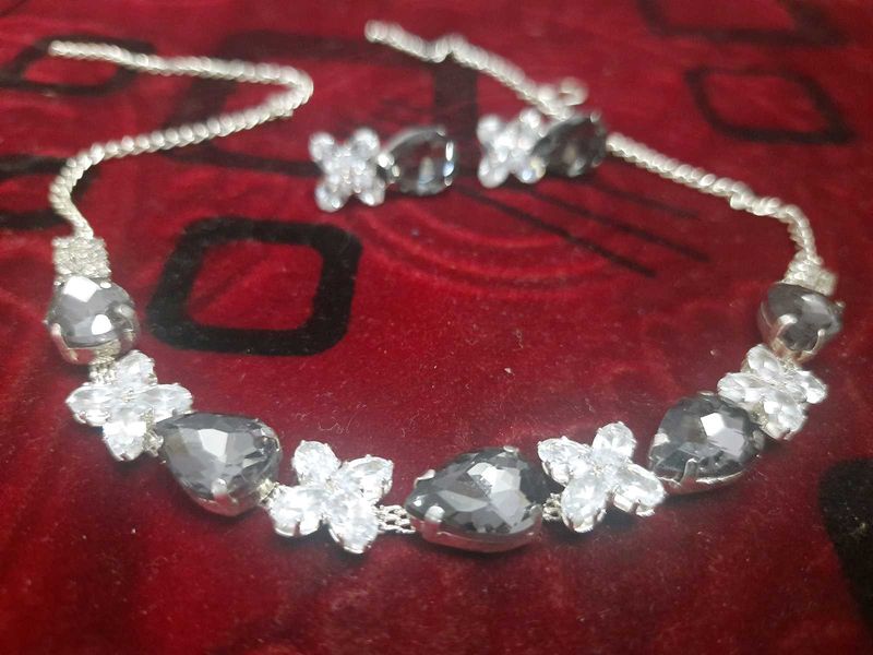 Elegant Silver Tone Necklace &amp; Earrings Set