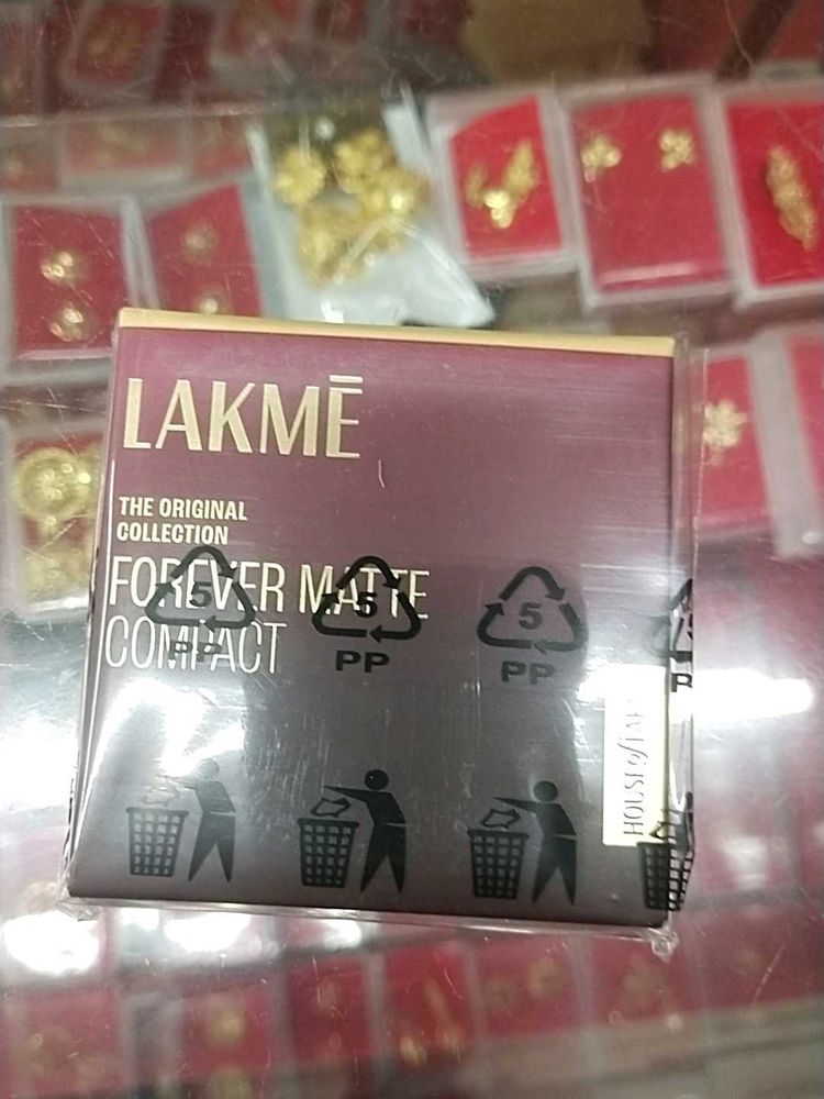 Lakme Forever Matte Compact