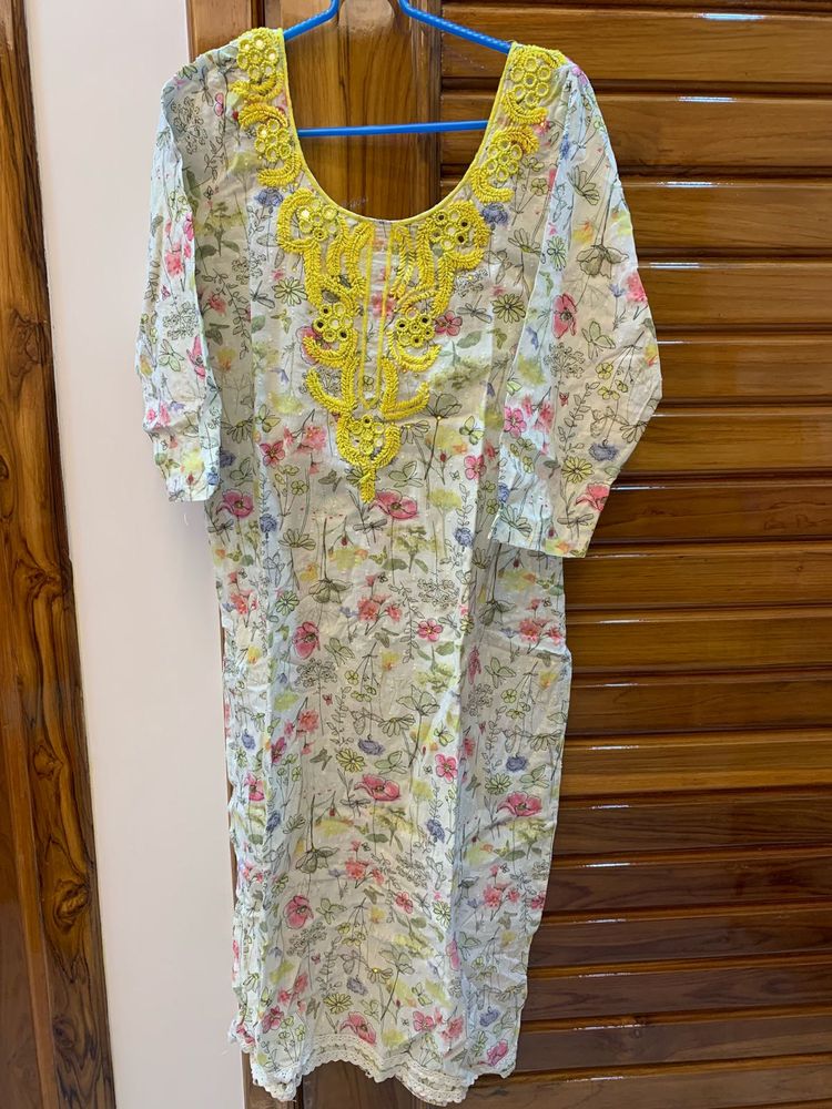 Floral Embroidered Kurta set