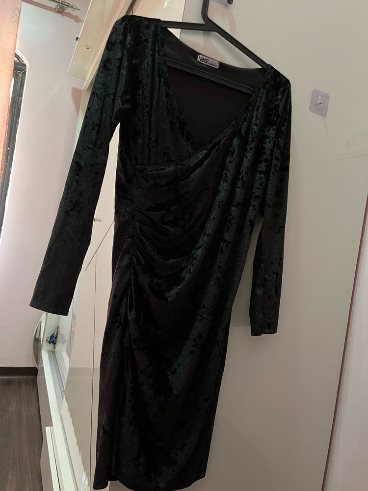 Elegant Black Velvet Dress
