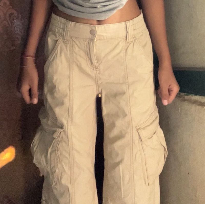 H&amp;M Beige Cargo Trousers