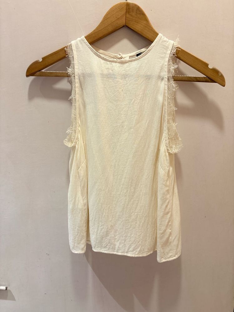 MANGO Beautiful Lace Trim Top
