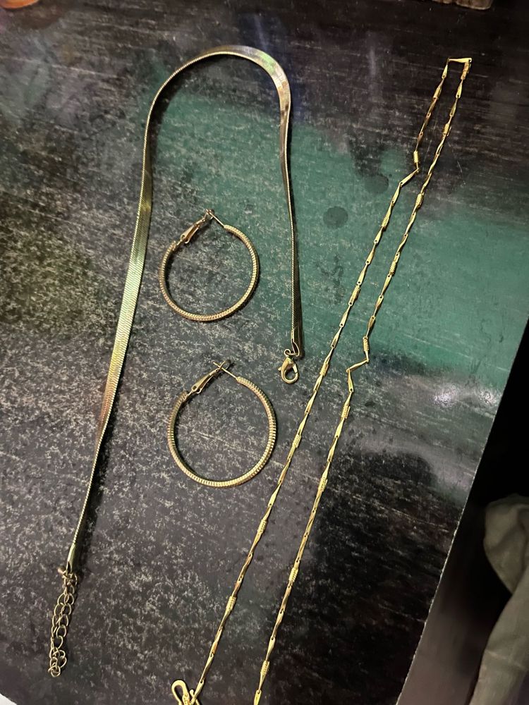 new H&amp;M gold chains with free earrings combo