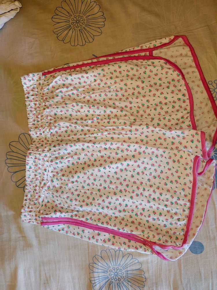 Cute Floral Print Shorts