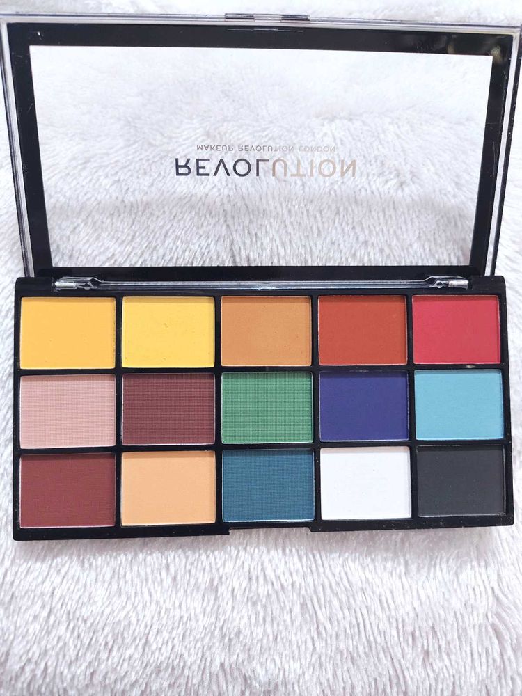 Revolution Reloaded Marvellous Mattes eyeshadow pa