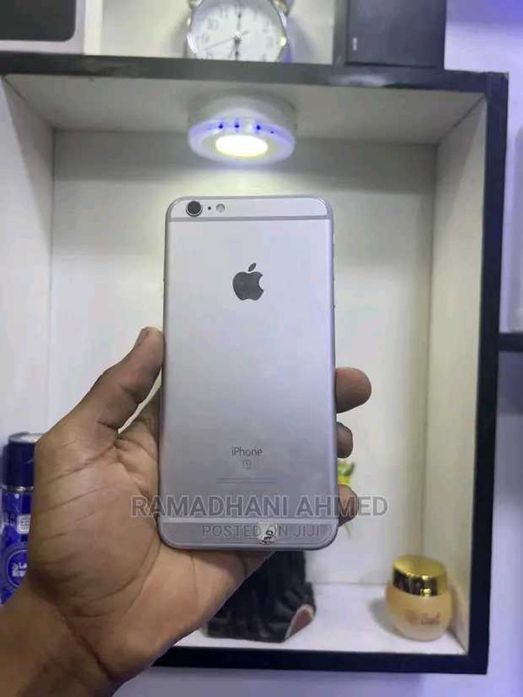 iPhone 6s - Silver 4 &amp; 64 gb