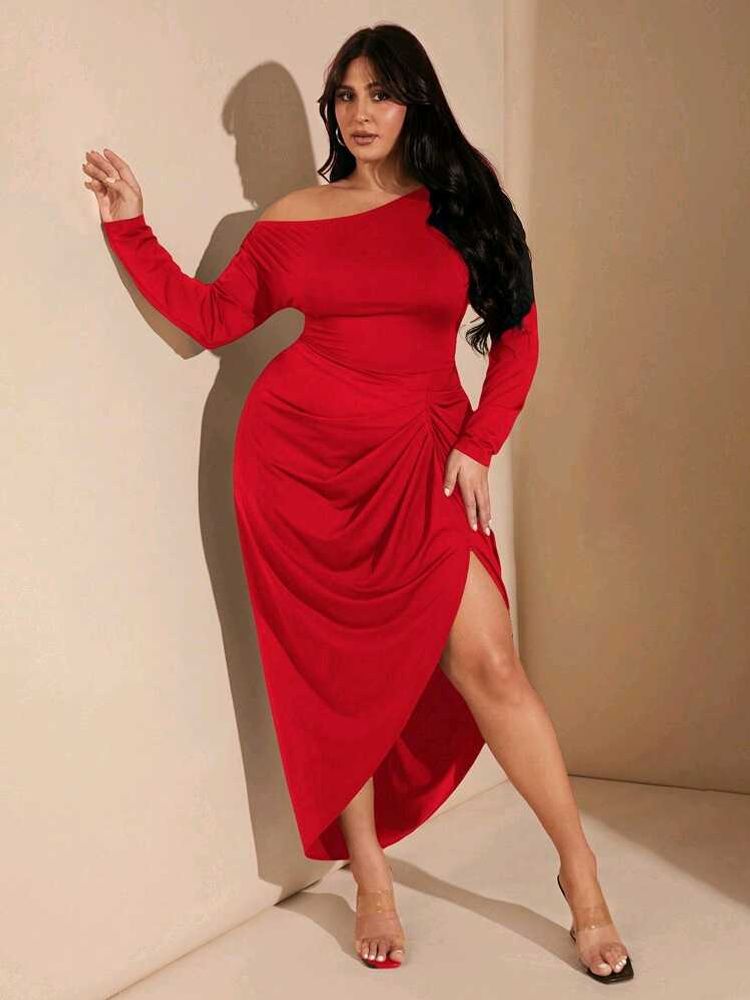 12111. Elegant Red Maxi Dress