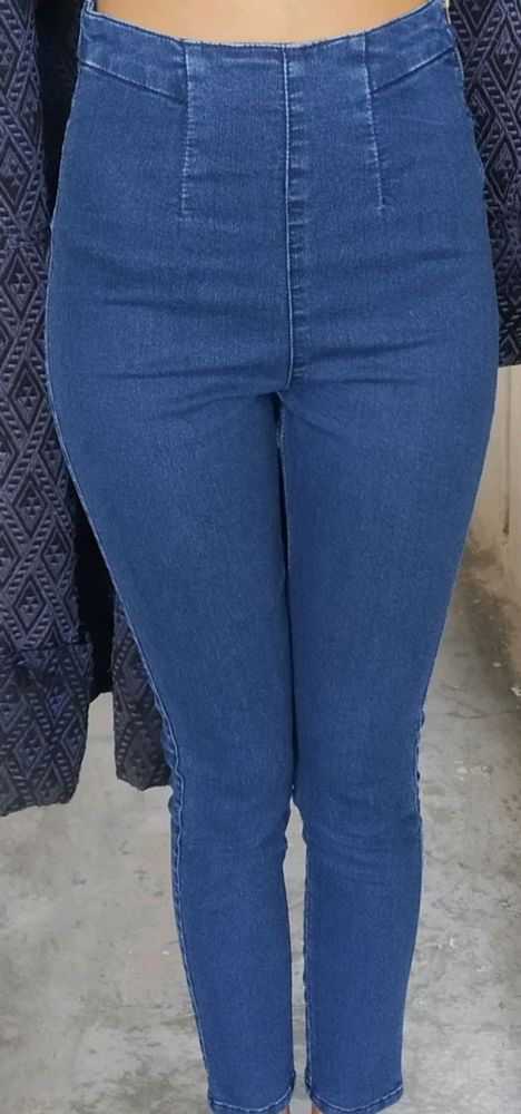 high-waisted blue jeans