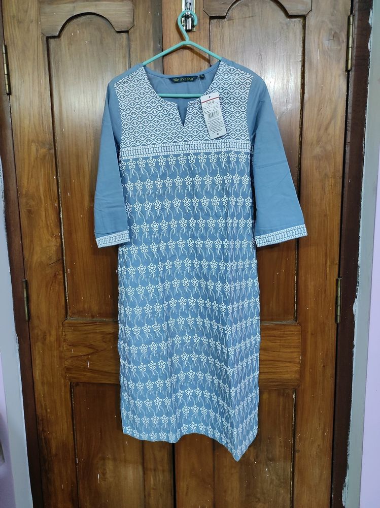 Avaasa reliance trends Chikankari kurti