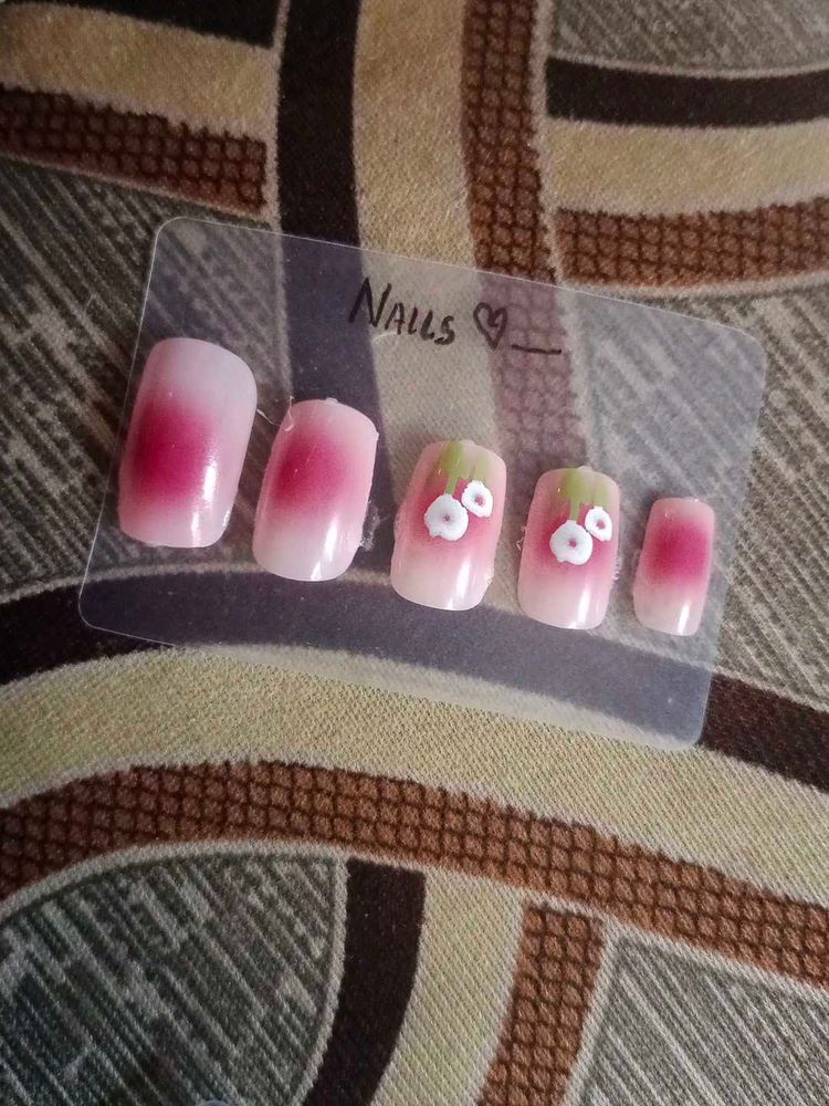 Fake Nails💅🏻