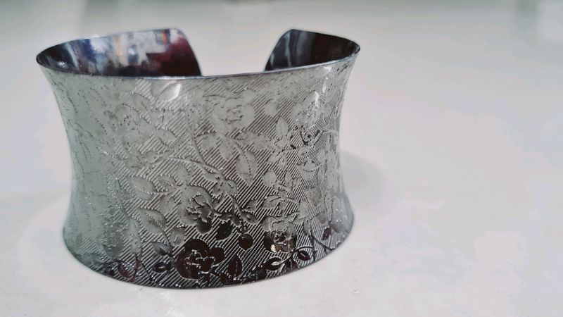 Rajasthani Kada