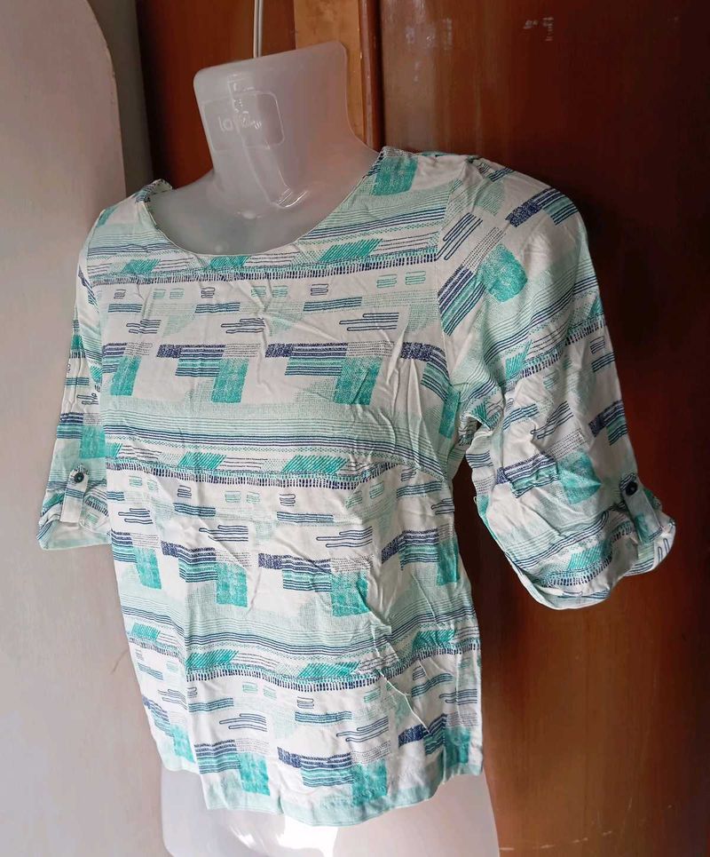 Patterned 3/4 Sleeve Top