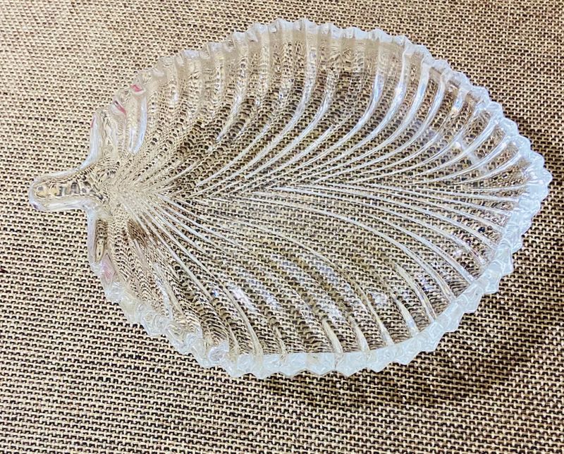 Leaf Shape Glass Plate