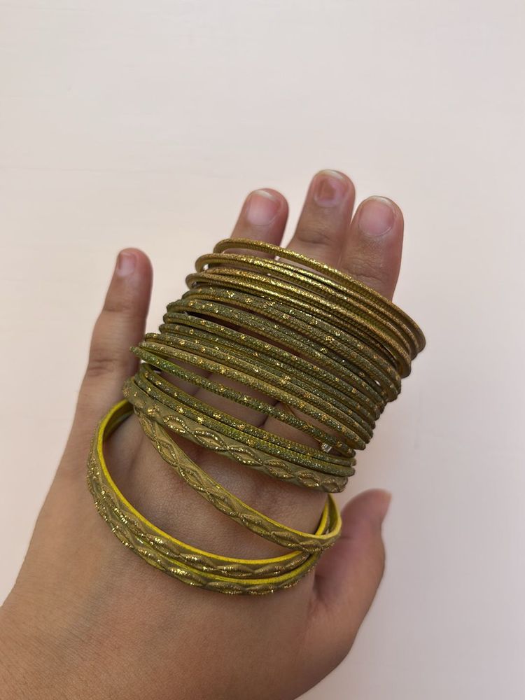 Mehendi Color Full Bangles Set