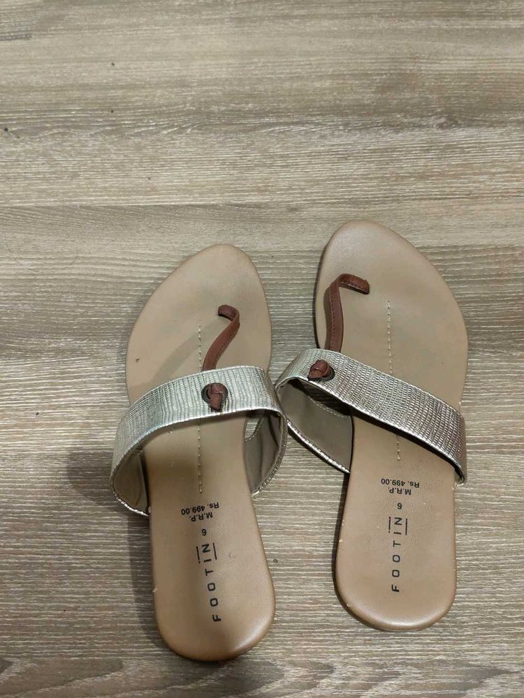 Footin Flip-Flops - Size 6
