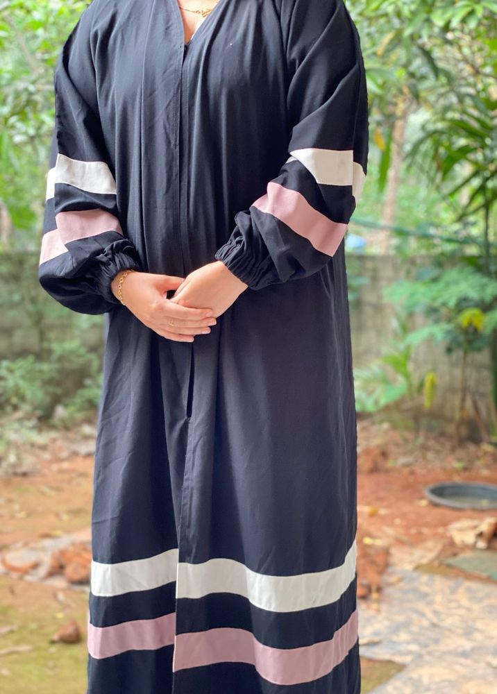 Elegant Stripe Abaya