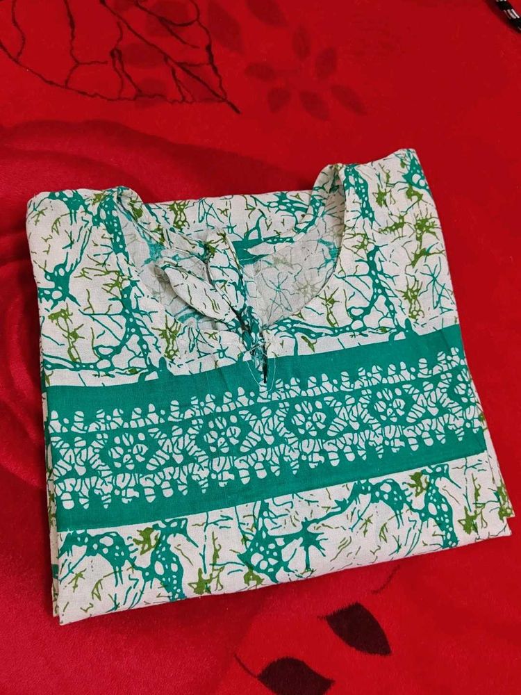 printed green and white short kurti