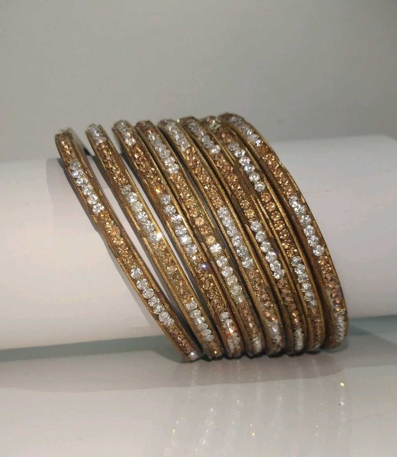 Golden And White Lakh Bangle Set Of 8