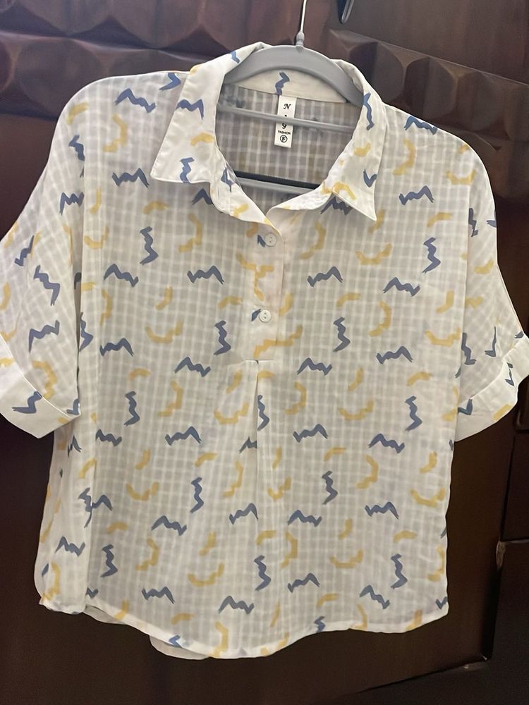 Patterned Women&#39;s Top