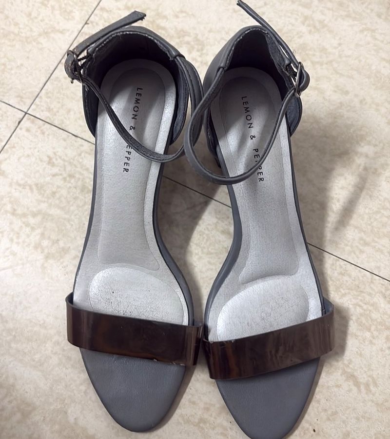 Lemon &amp; Pepper Heels