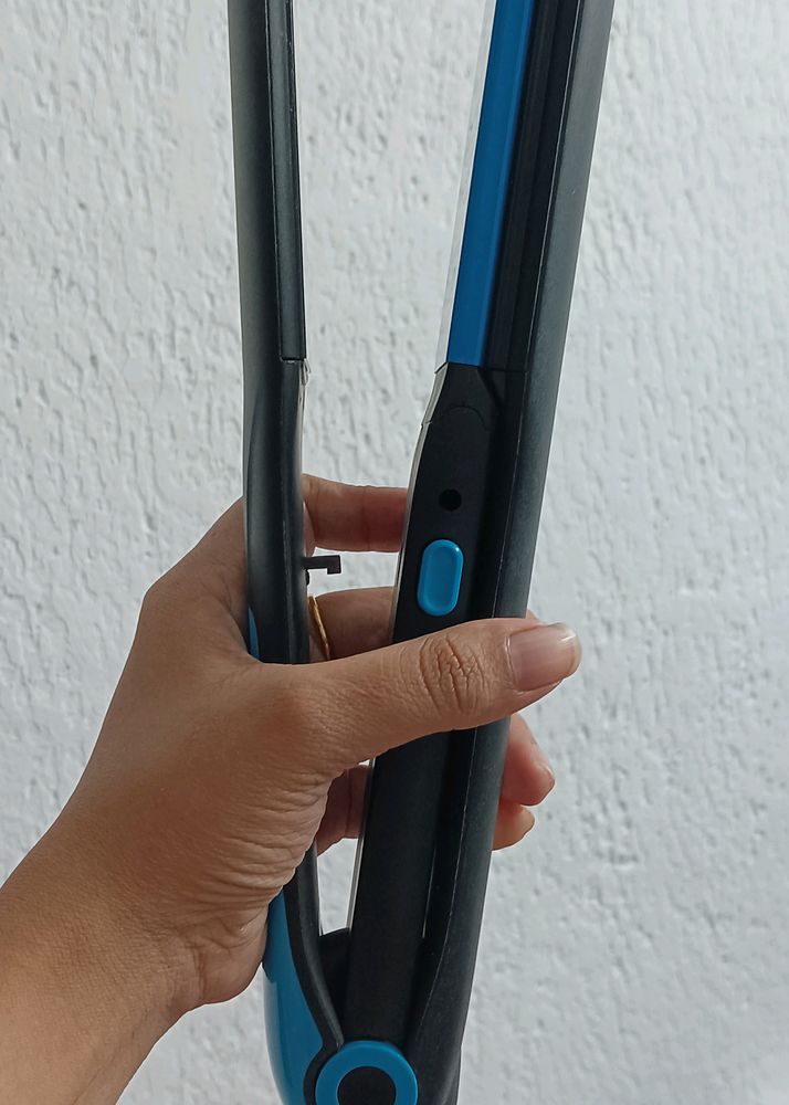 CURLY HAIR STRAIGHTENER 2 IN 1(Only One Time Used)
