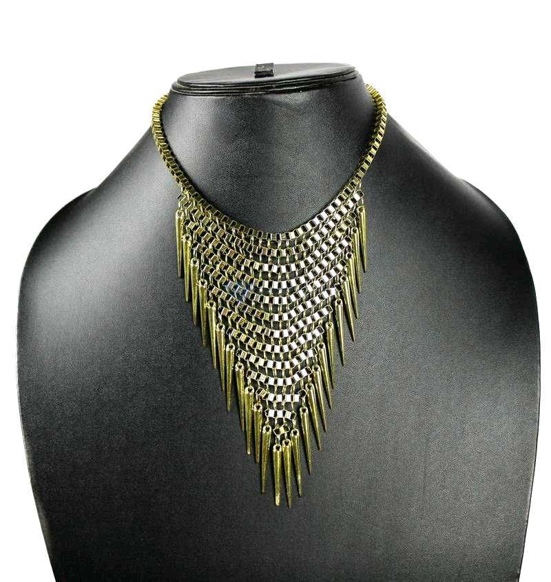 SPIKE STATEMENT NECKLACE ✴️