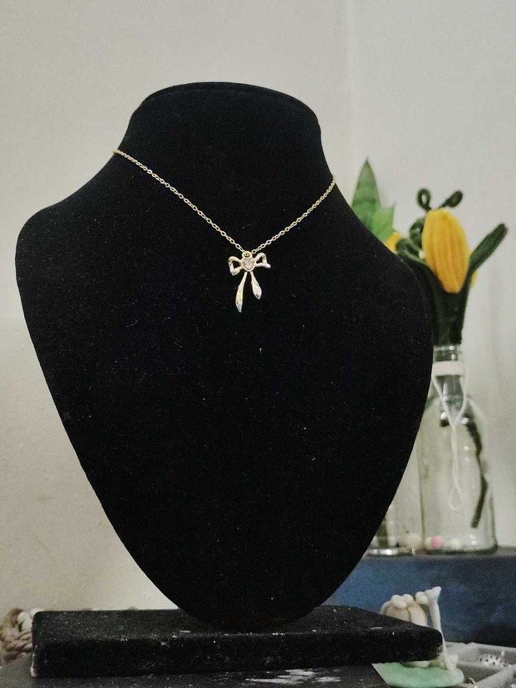 Cute Bow Pendant Necklace