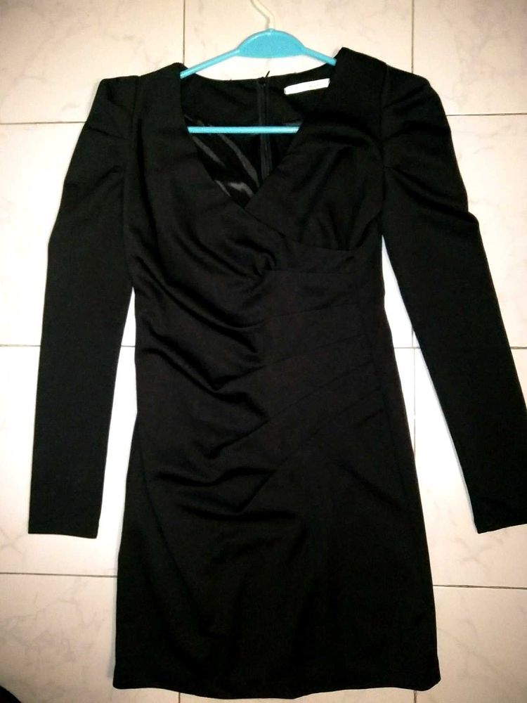 Elegant Black V neck Long Sleeve Dress