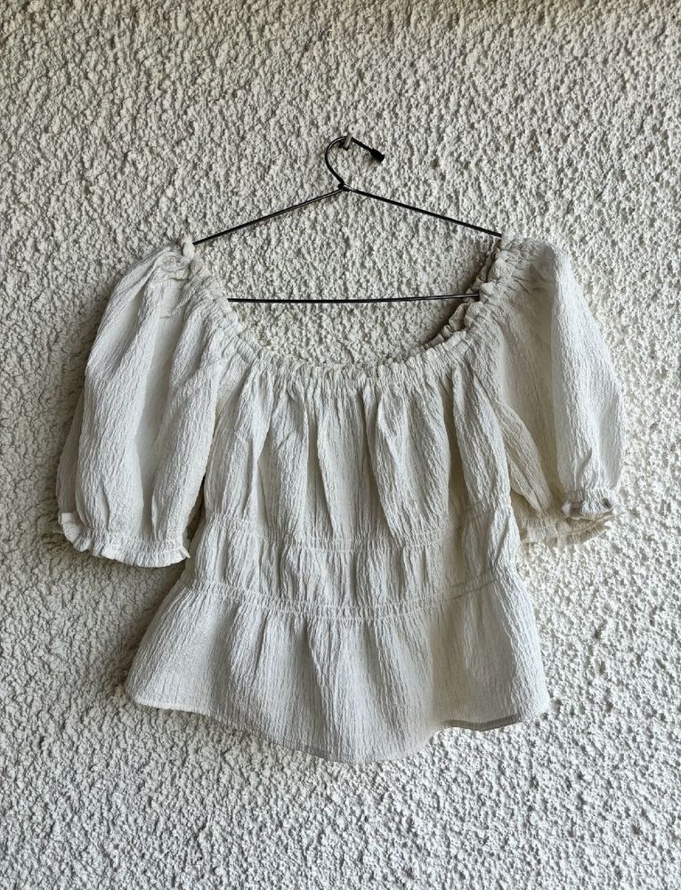 Cute Puff Sleeves Top