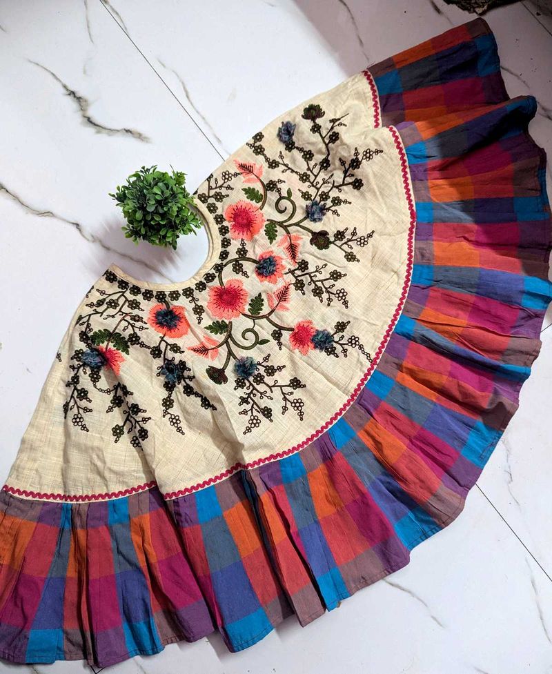 Beautifully Embroidered Cape/Ponchuu