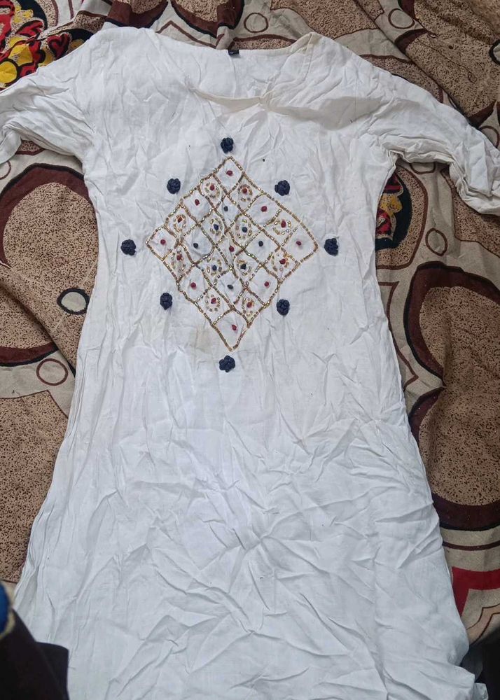 White Embroidered Kurta