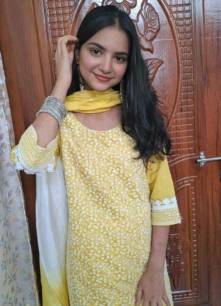Yellow emboidered kurta set🌺